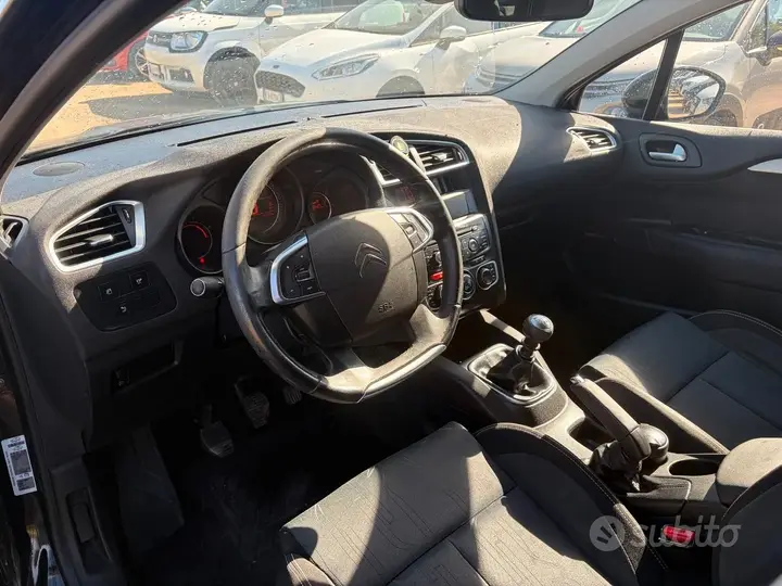 Citroen C4 2011 photo 5