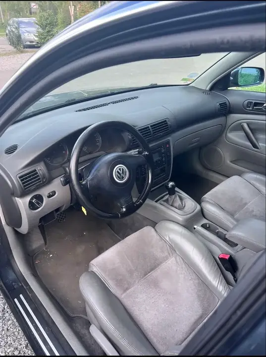 Volkswagen Passat 2004 photo 2