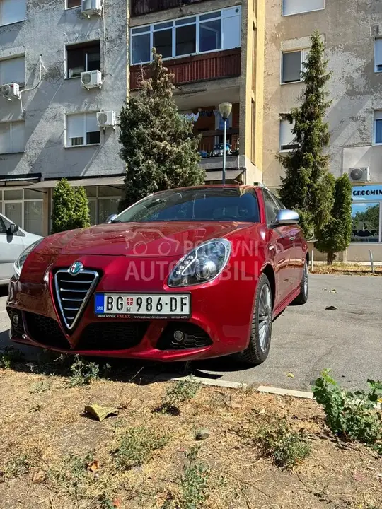 Alfa Romeo Giulietta 2012 photo 5
