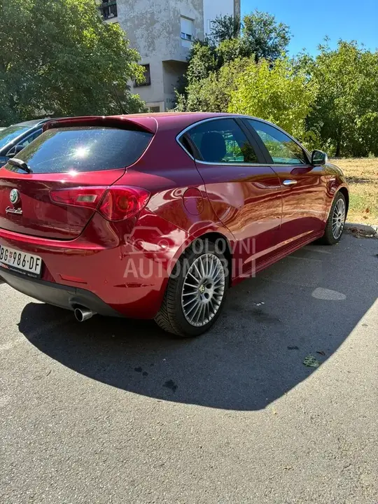 Alfa Romeo Giulietta 2012 photo 3