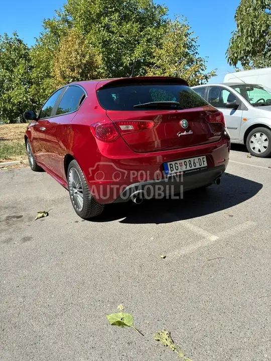 Alfa Romeo Giulietta 2012 photo 4
