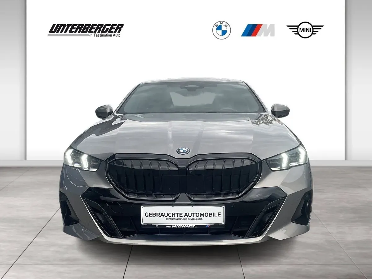 BMW 5 Series 2024 photo 2