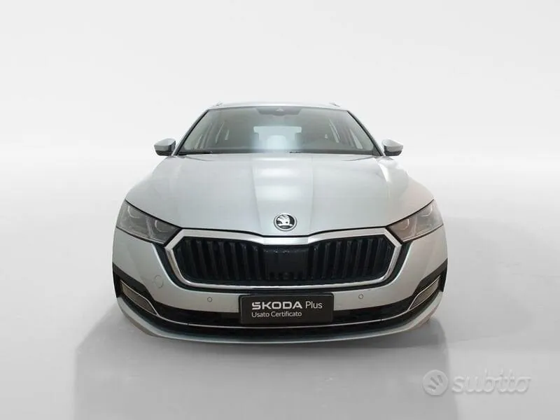 Skoda Octavia 2023 photo 2