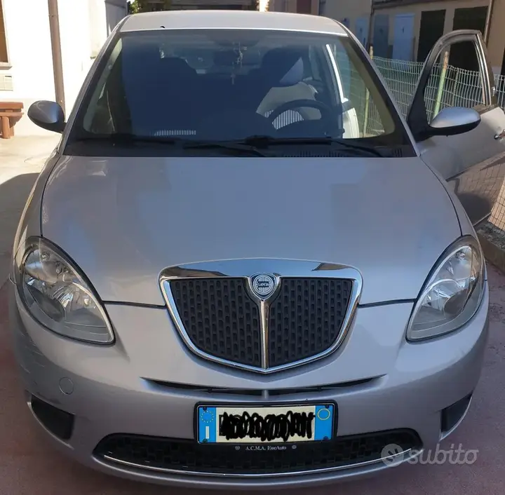 Lancia Ypsilon