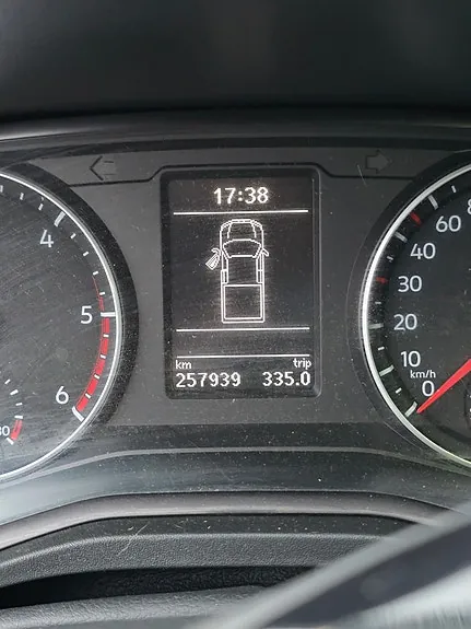 Volkswagen Amarok 2018 photo 2