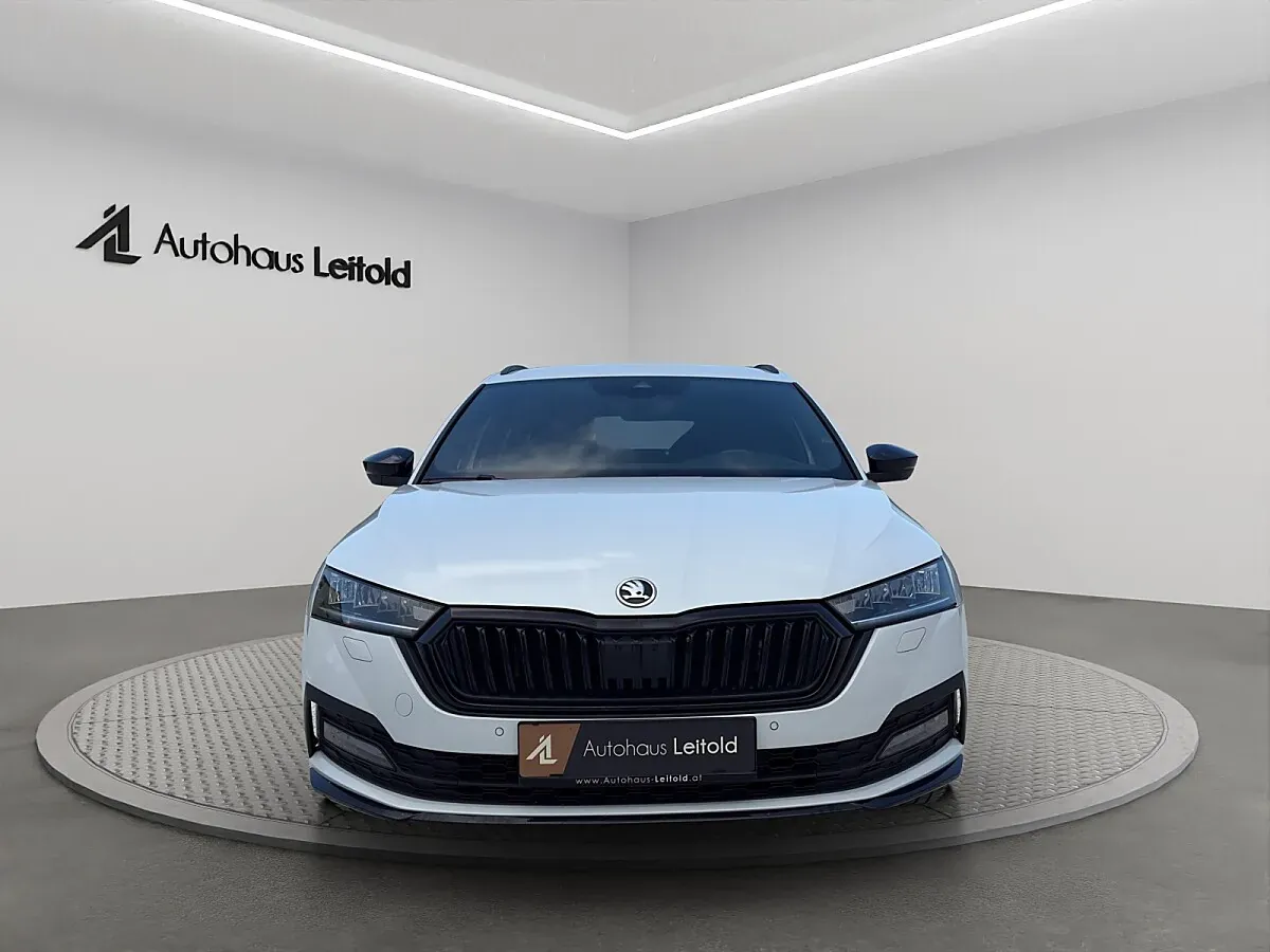 Skoda Octavia 2023 photo 2
