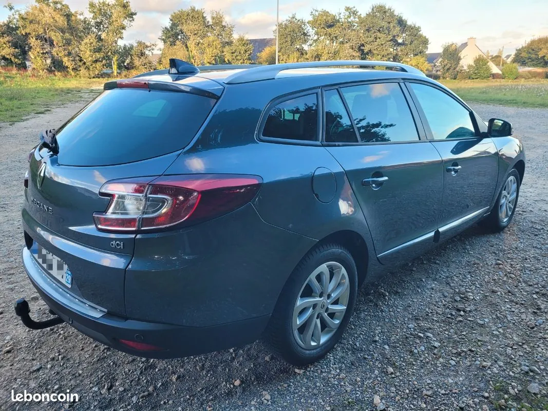 Renault Megane 2015 photo 2