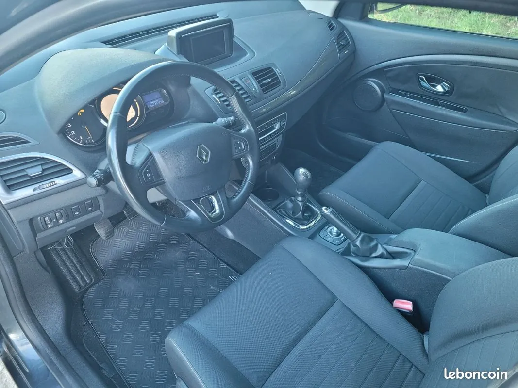 Renault Megane 2015 photo 3