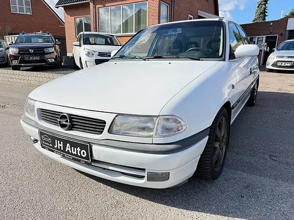 Opel Astra 1997 photo 4