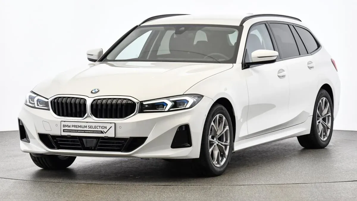 BMW 3 Series 2024 photo 2