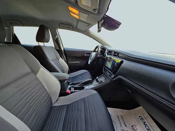 Toyota Auris 2016 photo 5