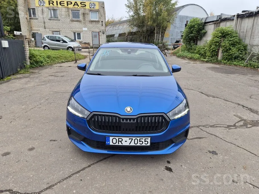 Skoda Fabia 2022 photo 3