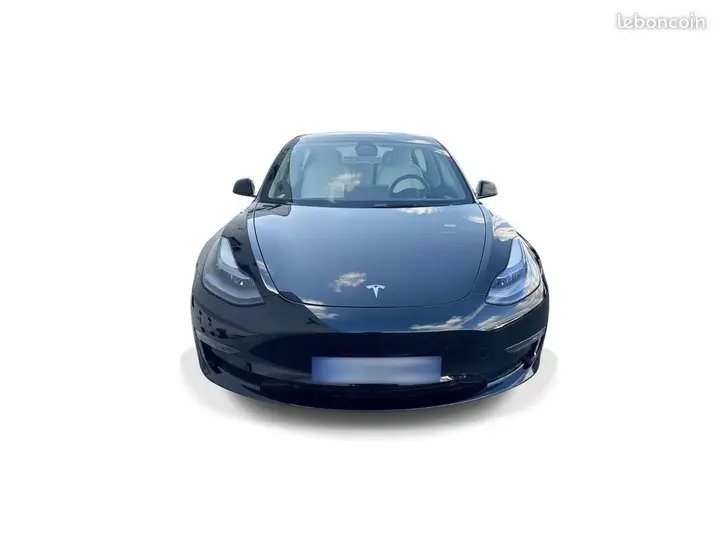 Tesla Model 3 2023 photo 2
