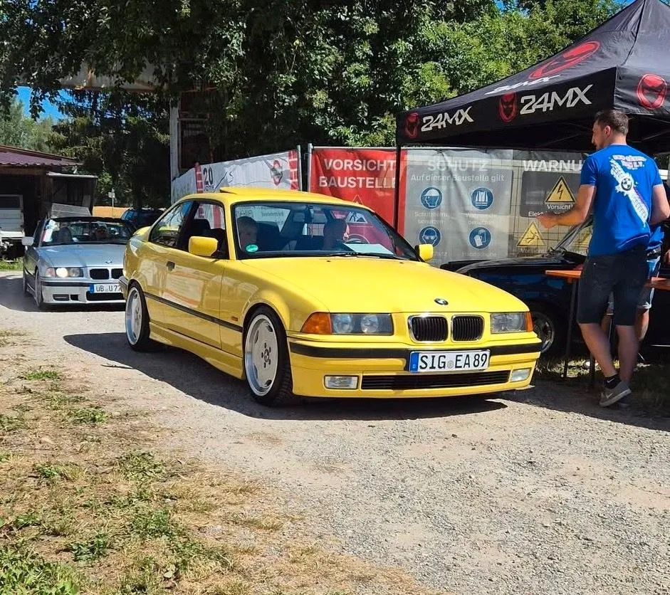 BMW 320I