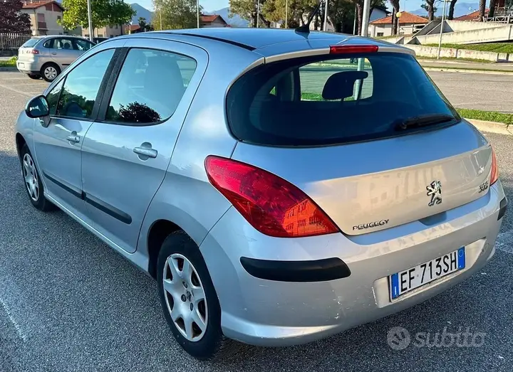 Peugeot 308 2011 photo 3