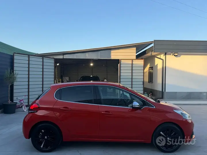 Peugeot 208 2016 photo 4