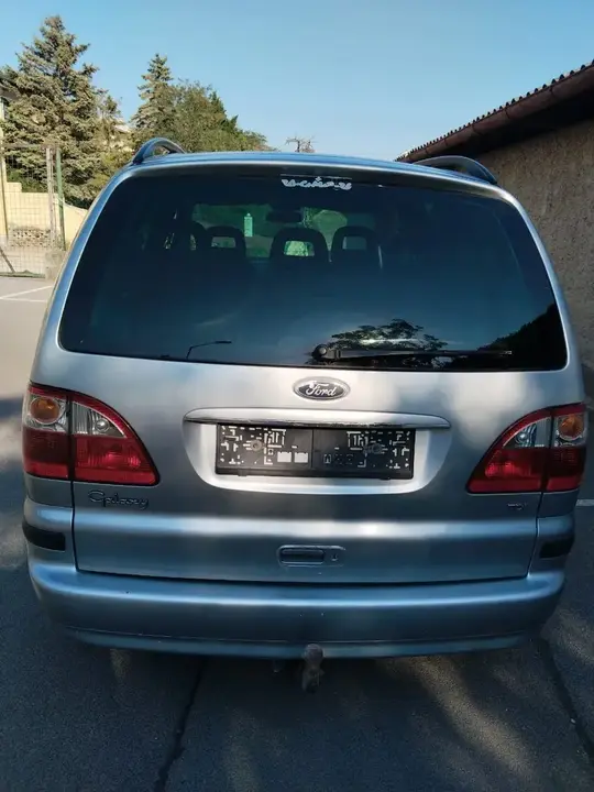 Ford Galaxy 2004 photo 2
