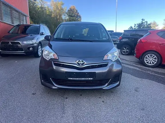 Toyota Verso-S 2011 photo 5