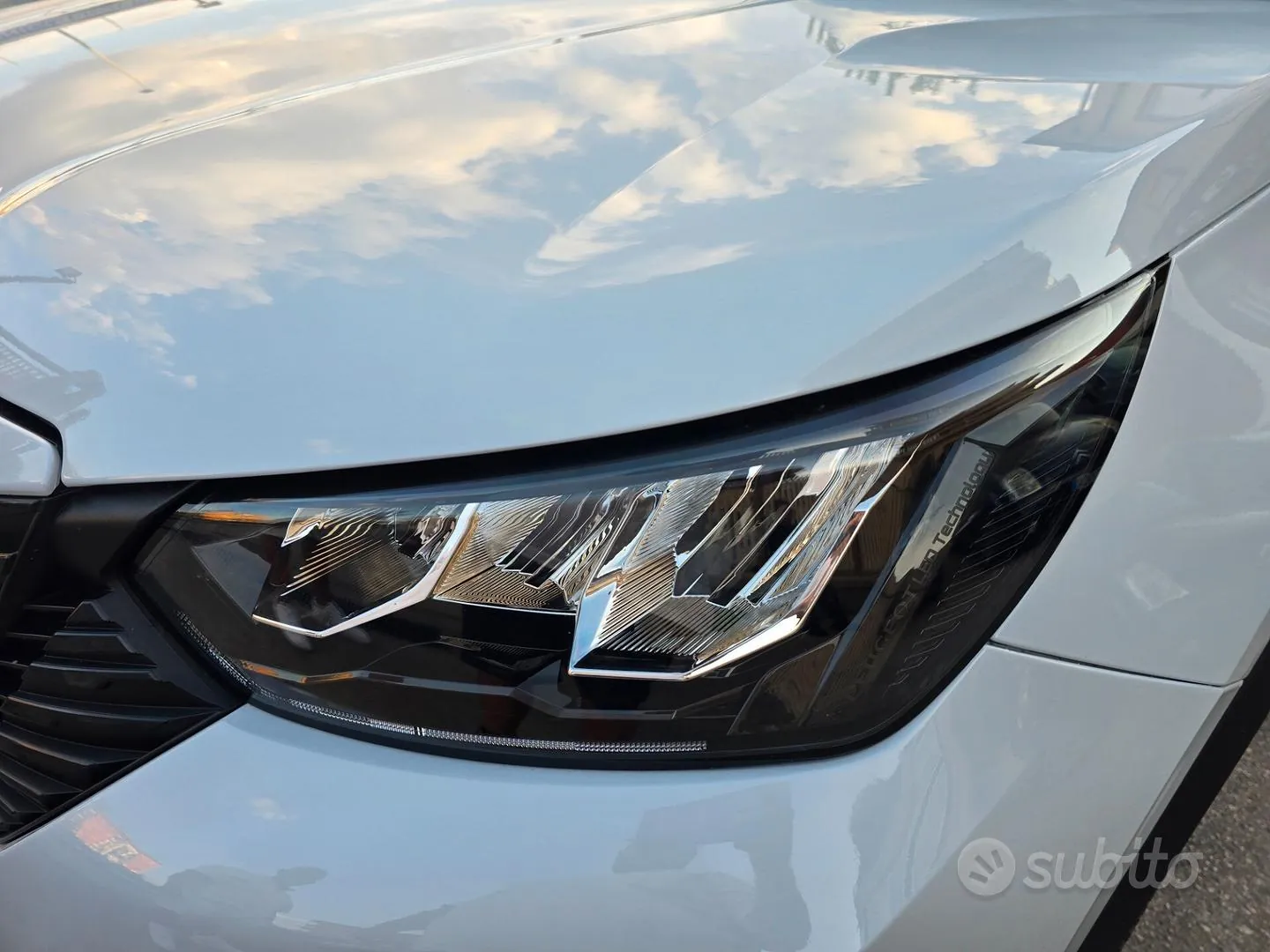 Peugeot 2008 2023 photo 5