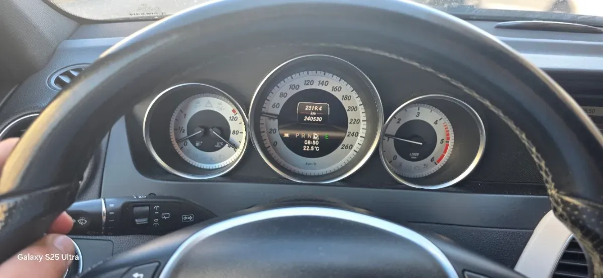 Mercedes-Benz C-Class 2012 photo 3