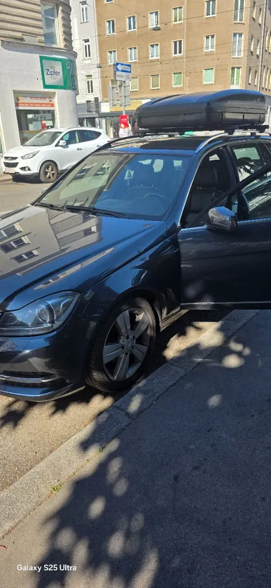 Mercedes-Benz C-Class 2012 photo 2