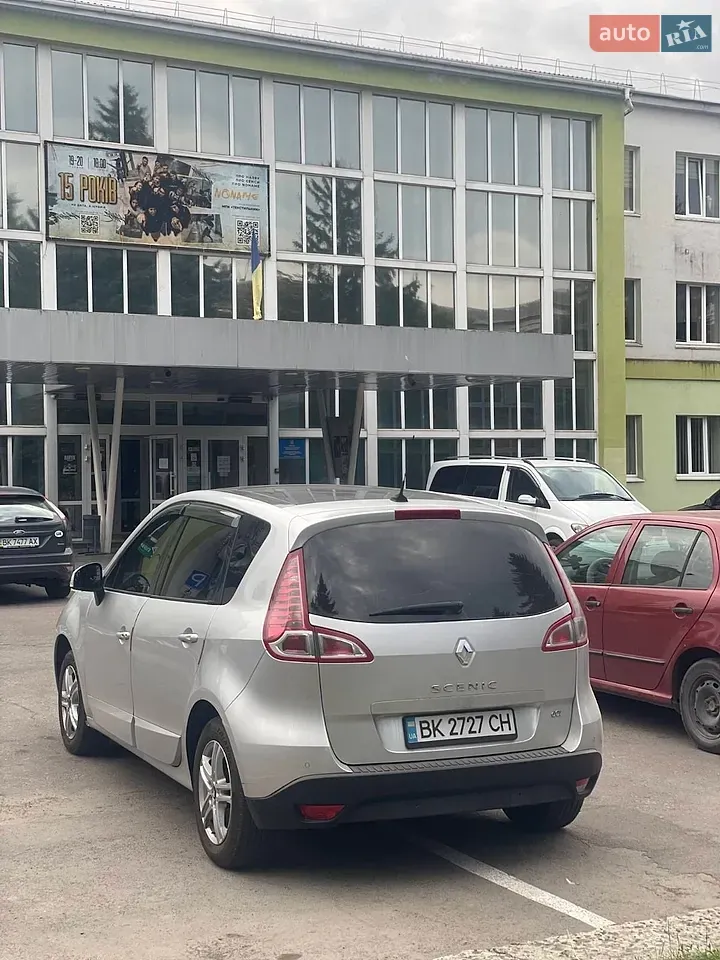 Renault Scenic 2010 photo 4