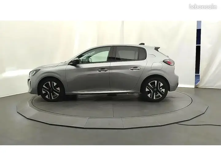 Peugeot 208 2024 photo 5