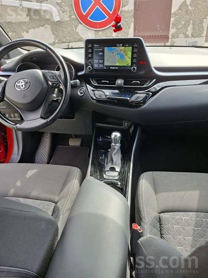 Toyota C-Hr 2020 photo 3