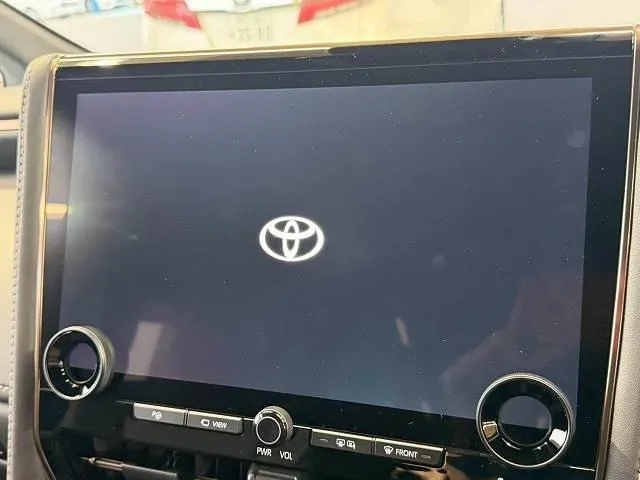 Toyota Verfasia Hybrid Z 2024 photo 3