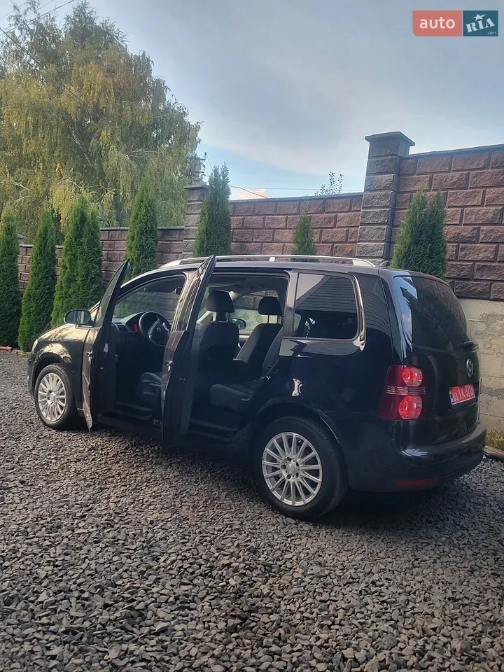 Volkswagen Touran 2008 photo 5