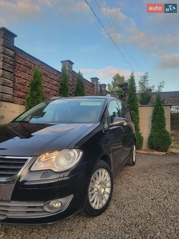 Volkswagen Touran 2008 photo 3