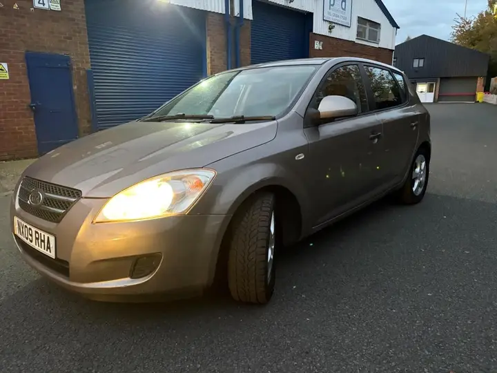 Kia Ceed 2009 photo 3