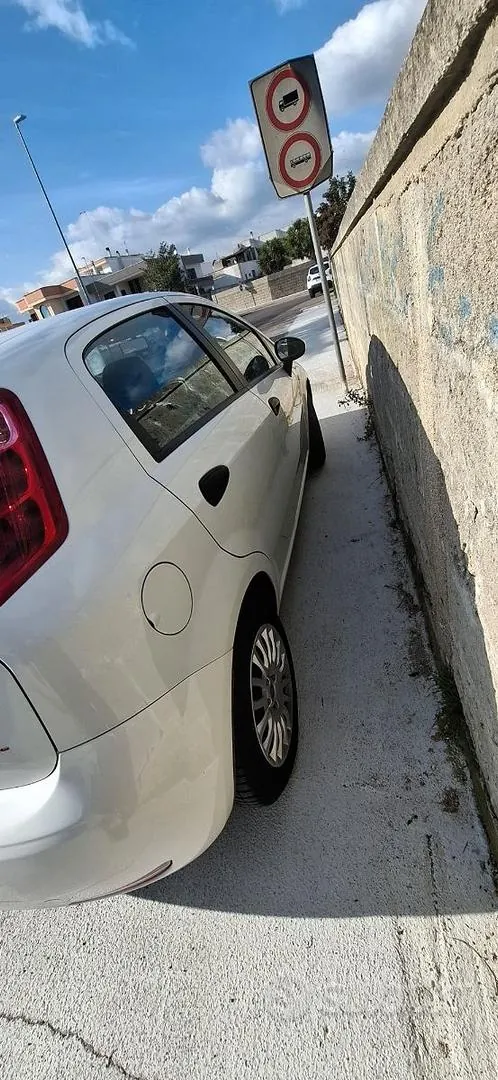Fiat Punto 2015 photo 2