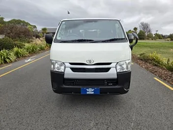 Toyota Hiace 2022 photo 3
