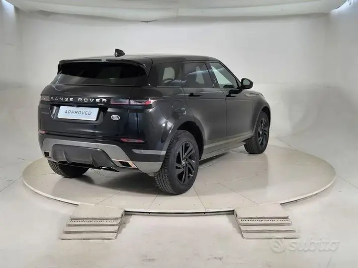 Land Rover Evoque 2022 photo 2