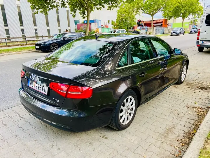 Audi A4 2012 photo 3