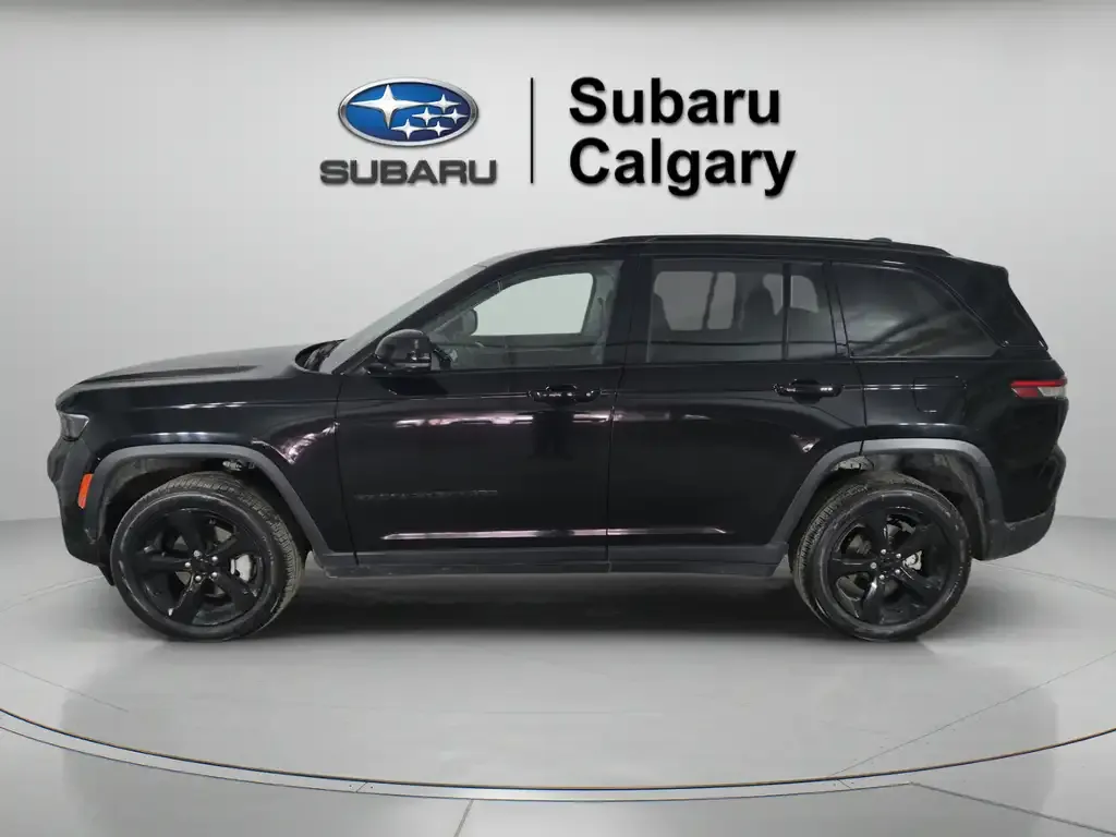 Jeep Grand Cherokee 2023 photo 3