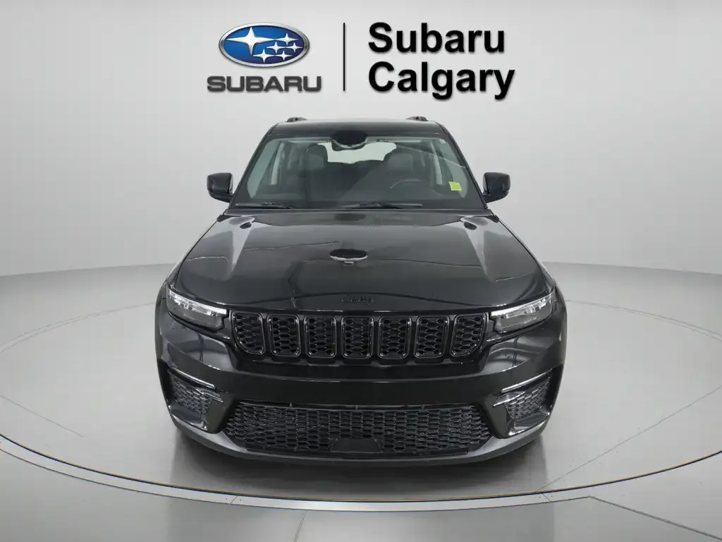 Jeep Grand Cherokee 2023 photo 2
