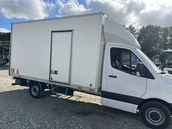 Mercedes-Benz Sprinter 317 2023 photo 2