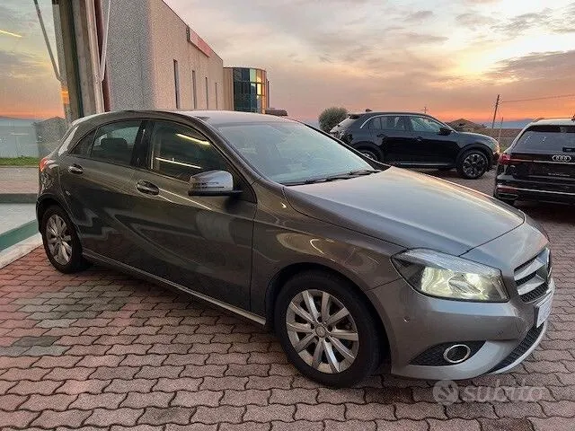 Mercedes-Benz A180 2015 photo 4