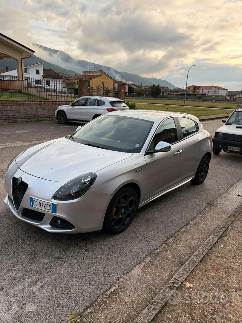 Alfa Romeo Giulietta 2012 photo 3