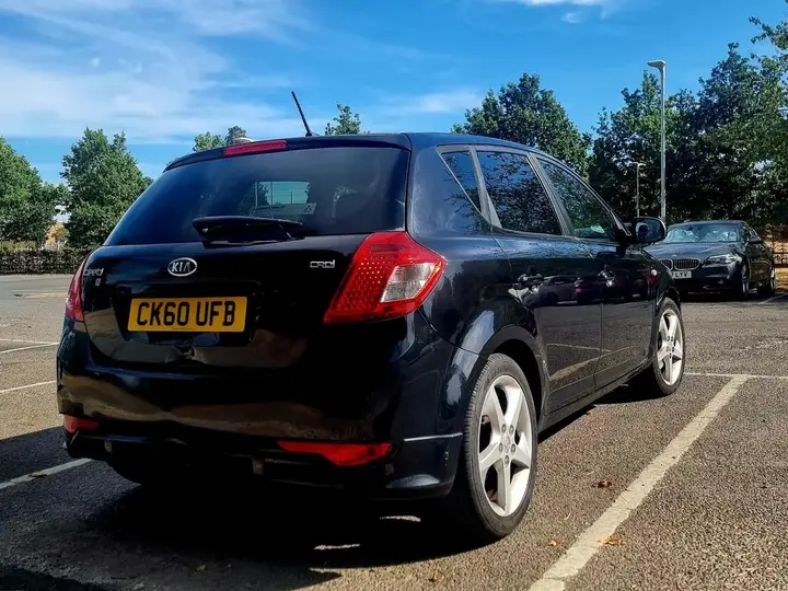 Kia Ceed 2010 photo 4