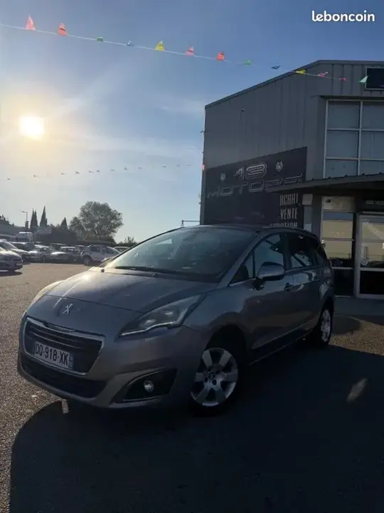 Peugeot 5008 2015 photo 4
