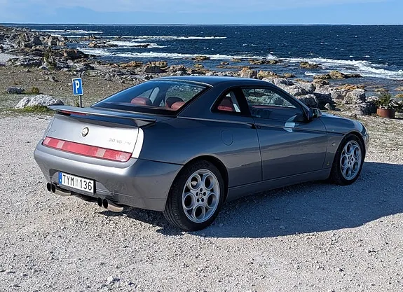 Alfa Romeo Gtv 1998 photo 2