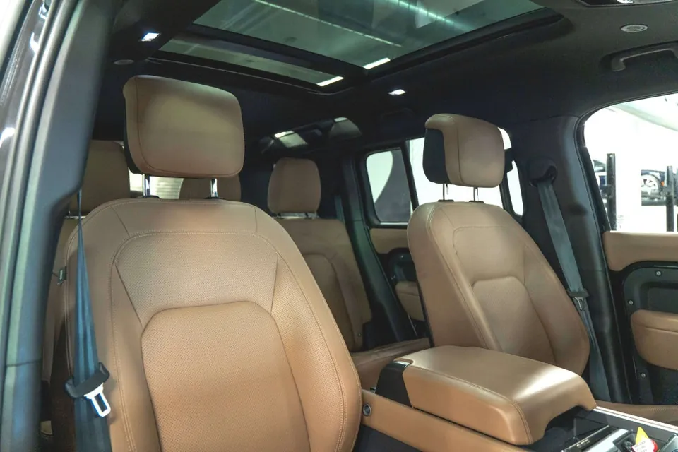 Land Rover Defender 2025 photo 3
