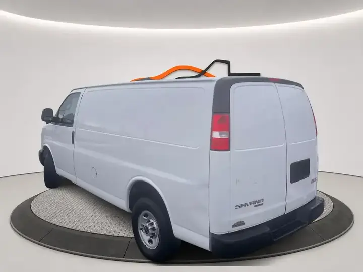GMC Savana 2016 photo 3