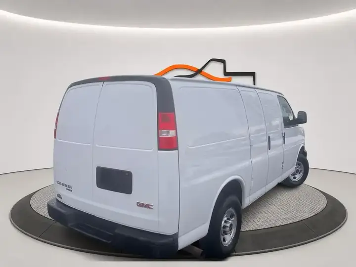 GMC Savana 2016 photo 5