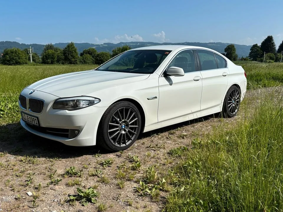 BMW F10 520I