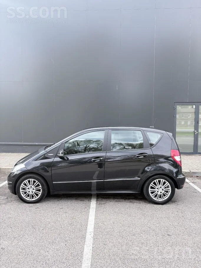 Mercedes-Benz A180 2012 photo 5