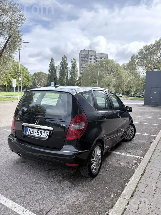 Mercedes-Benz A180 2012 photo 4
